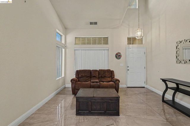 5200 Fairside Way, Antioch, CA 94531