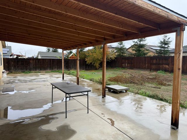 1391 Shoreside Drive, Madera, CA 93637