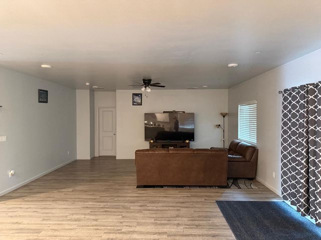 1391 Shoreside Drive, Madera, CA 93637