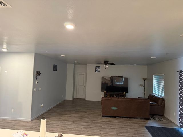 1391 Shoreside Drive, Madera, CA 93637