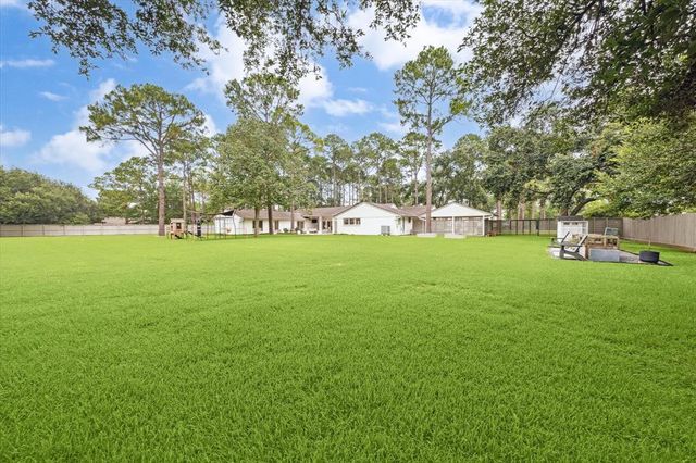 1108 Cowards Creek Drive, Friendswood, TX 77546