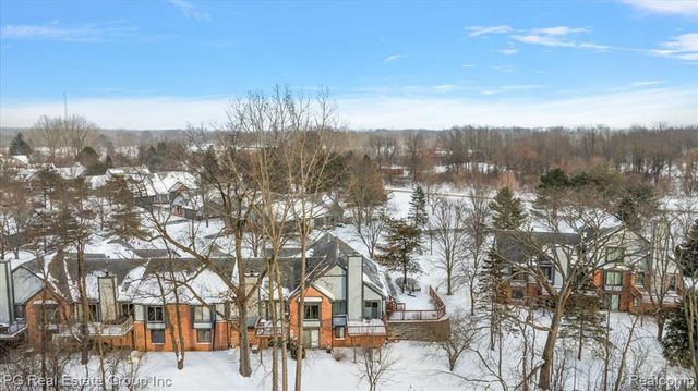 2866 Lochmoor Boulevard, Lake Orion, MI 48360