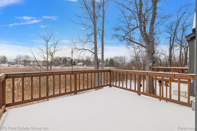 2866 Lochmoor Boulevard, Lake Orion, MI 48360