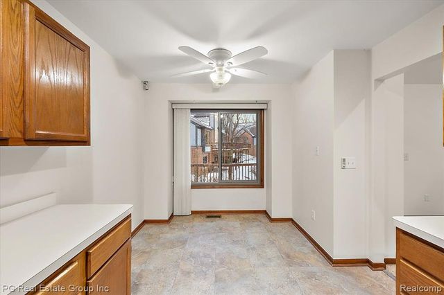 2866 Lochmoor Boulevard, Lake Orion, MI 48360