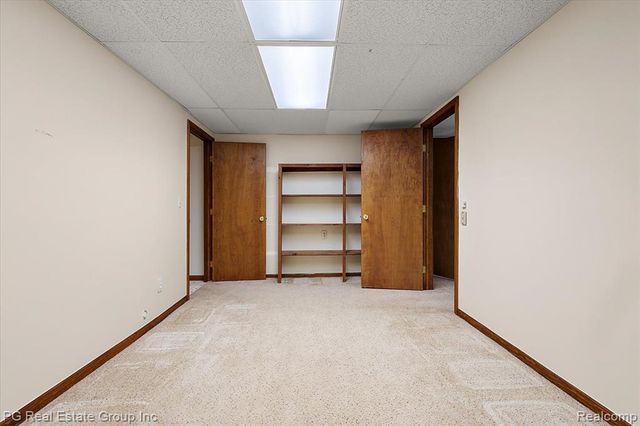 2866 Lochmoor Boulevard, Lake Orion, MI 48360