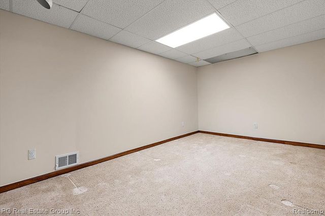 2866 Lochmoor Boulevard, Lake Orion, MI 48360