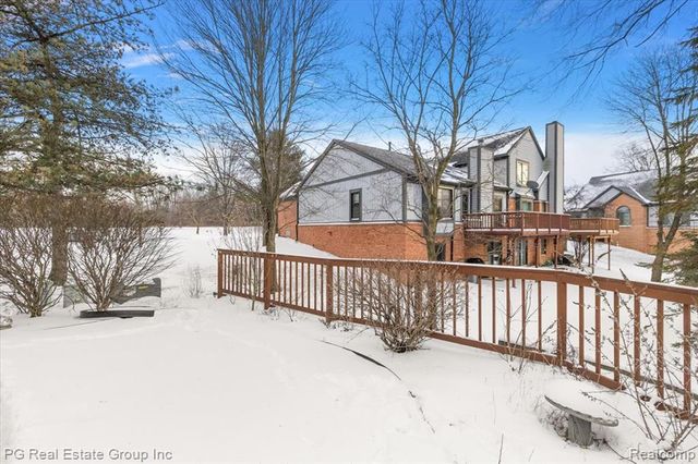 2866 Lochmoor Boulevard, Lake Orion, MI 48360