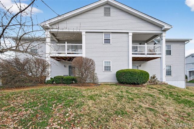 10 Berview Circle D, St Louis, MO 63129