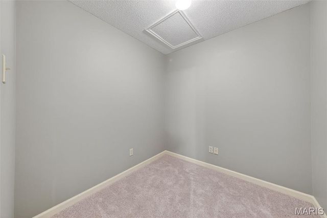 10 Berview Circle D, St Louis, MO 63129