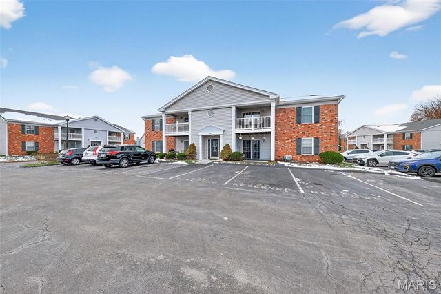 10 Berview Circle D, St Louis, MO 63129