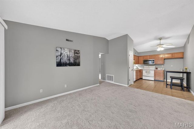 10 Berview Circle D, St Louis, MO 63129