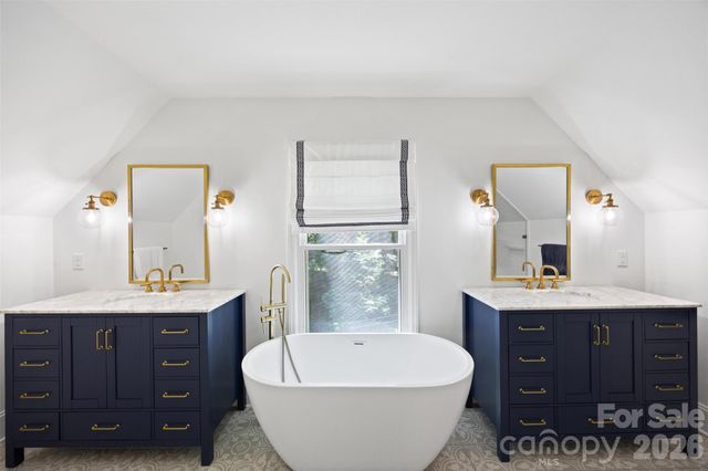 1027 Dan Maples Drive, Cramerton, NC 28032