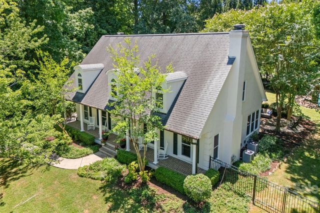 1027 Dan Maples Drive, Cramerton, NC 28032