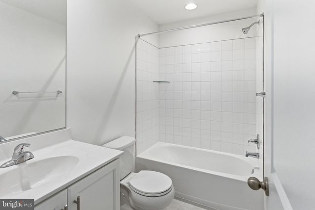 107 COURTHOUSE DR, Martinsburg, WV 25404