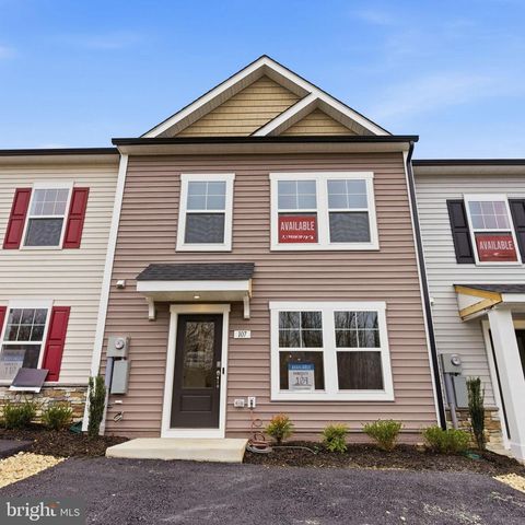 107 COURTHOUSE DR, Martinsburg, WV 25404