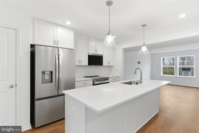 107 COURTHOUSE DR, Martinsburg, WV 25404