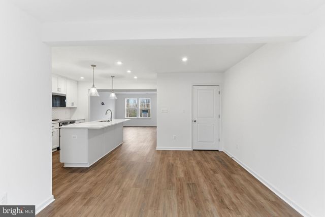 107 COURTHOUSE DR, Martinsburg, WV 25404