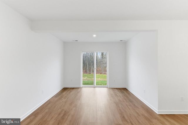 107 COURTHOUSE DR, Martinsburg, WV 25404