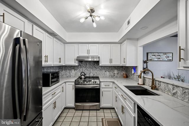 308 HAZELWOOD LN, Marlton, NJ 08053