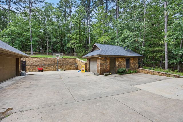 407 Dove Place, Russellville, AR 72802