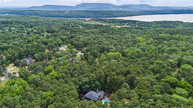 407 Dove Place, Russellville, AR 72802