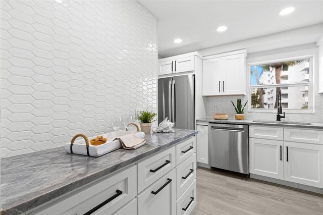 2 CAUSEWAY BOULEVARD 101, Dunedin, FL 34698