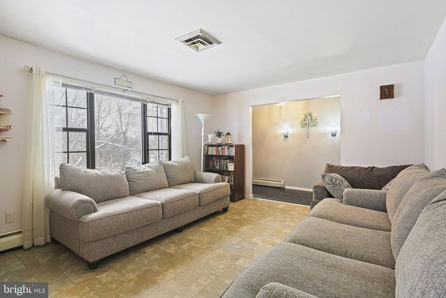 8608 KRATZ LN, Baltimore, MD 21244