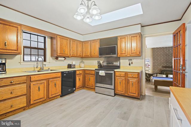 8608 KRATZ LN, Baltimore, MD 21244