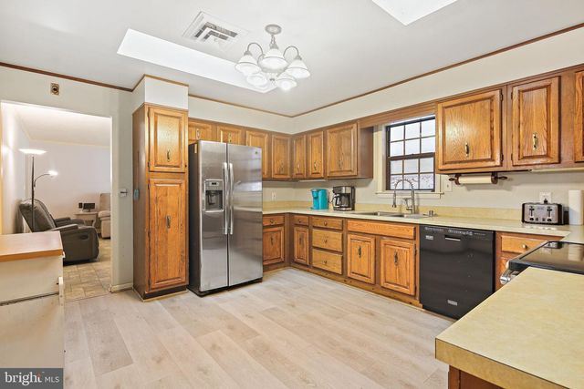 8608 KRATZ LN, Baltimore, MD 21244