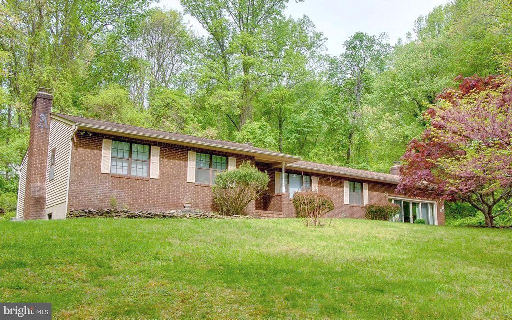 8608 KRATZ LN, Baltimore, MD 21244