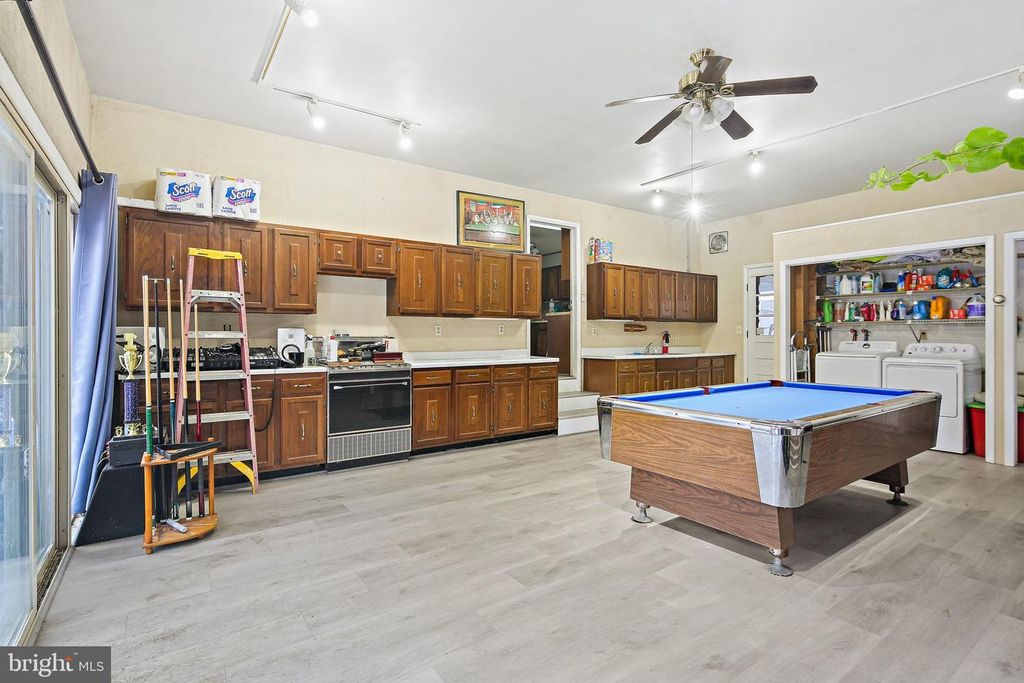 Image 13 of property listing at 8608 KRATZ LN, Baltimore, MD 21244