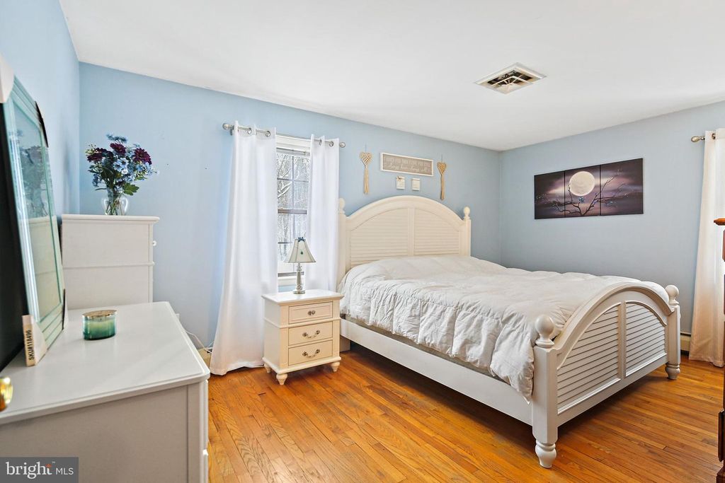 Image 15 of property listing at 8608 KRATZ LN, Baltimore, MD 21244