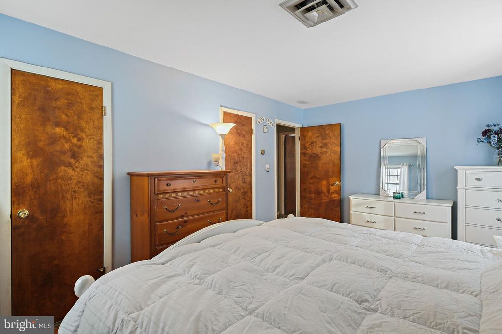 Image 16 of property listing at 8608 KRATZ LN, Baltimore, MD 21244