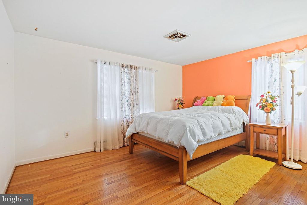 Image 18 of property listing at 8608 KRATZ LN, Baltimore, MD 21244