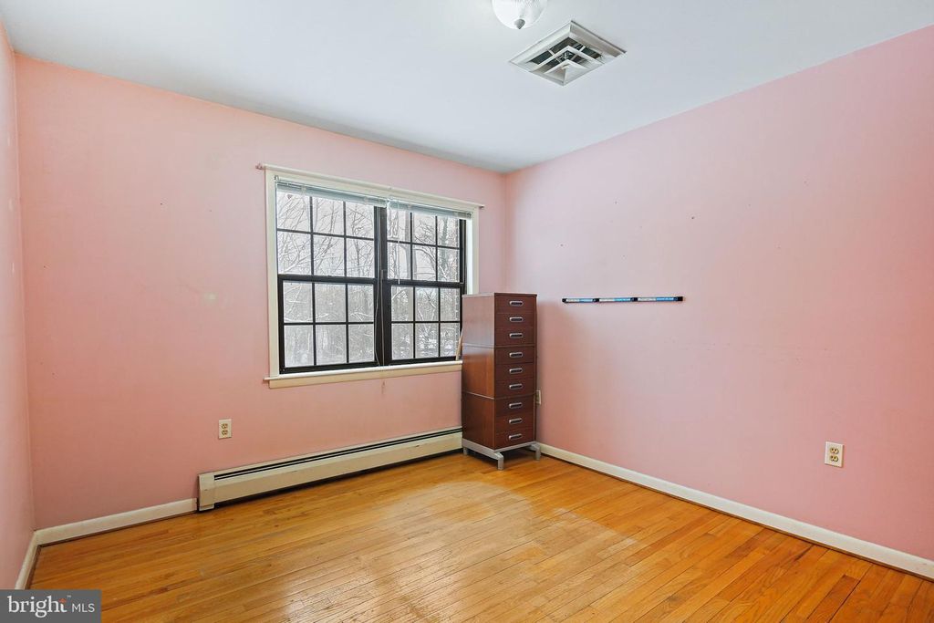 Image 20 of property listing at 8608 KRATZ LN, Baltimore, MD 21244