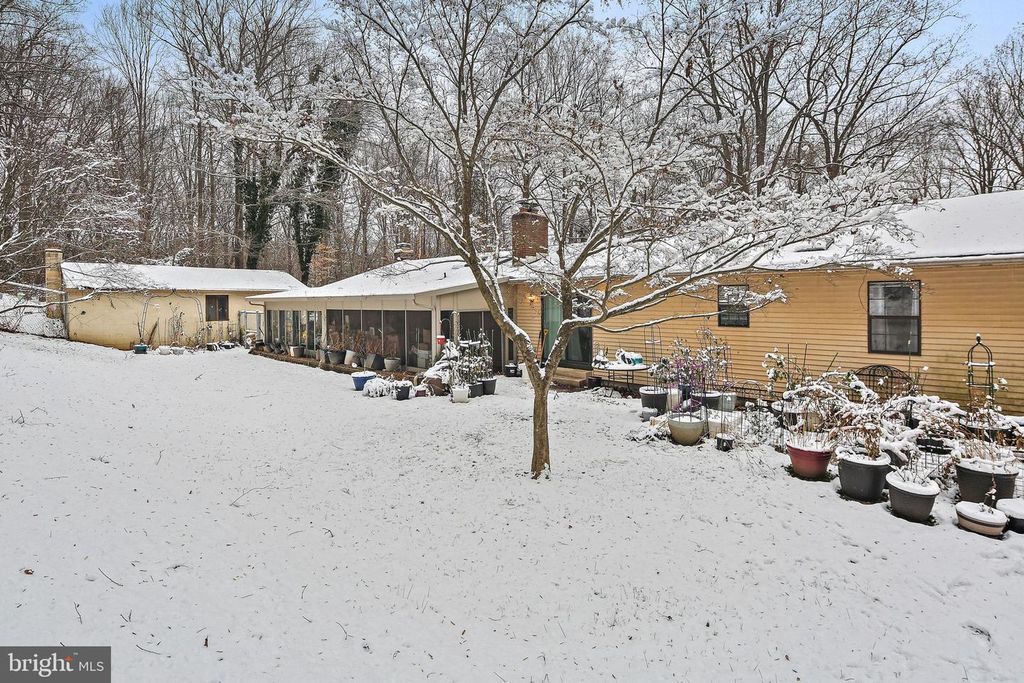 Image 35 of property listing at 8608 KRATZ LN, Baltimore, MD 21244