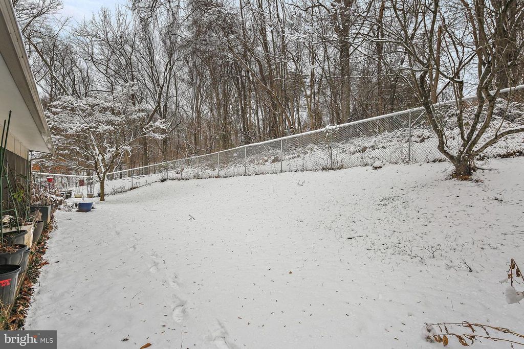 Image 36 of property listing at 8608 KRATZ LN, Baltimore, MD 21244