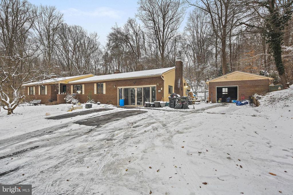 Image 37 of property listing at 8608 KRATZ LN, Baltimore, MD 21244