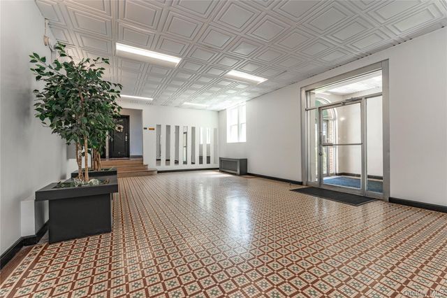 185 Atlantic Ave A4, Lynbrook, NY 11563