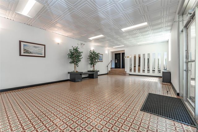 185 Atlantic Ave A4, Lynbrook, NY 11563
