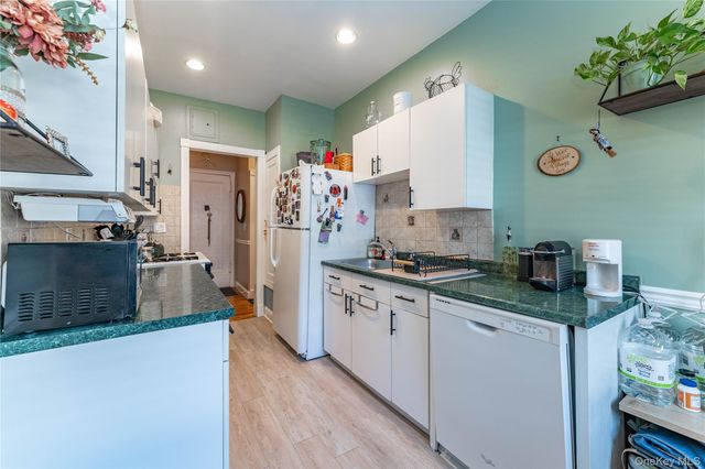 185 Atlantic Ave A4, Lynbrook, NY 11563