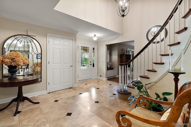 945 Peach Blossom Court, Rochester Hills, MI 48306