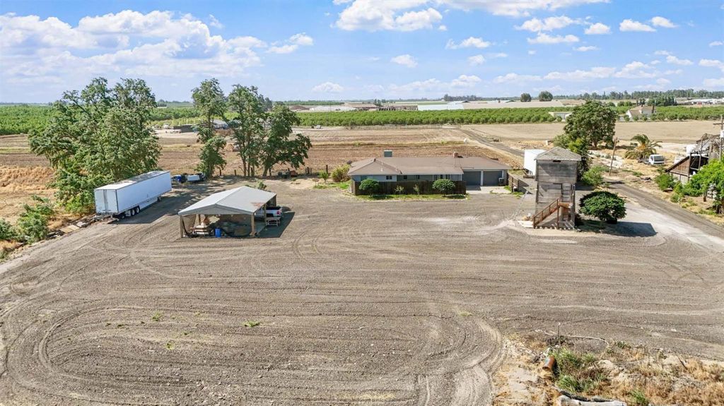 18365 E Clausen Rd, Turlock, CA 95380