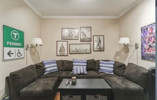 60 Myrtle St 6, Boston, MA 02144