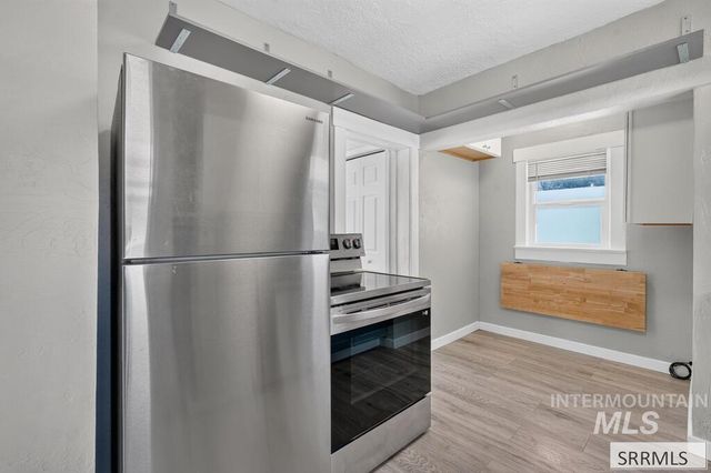 1005 S 4th Avenue, Pocatello, ID 83201