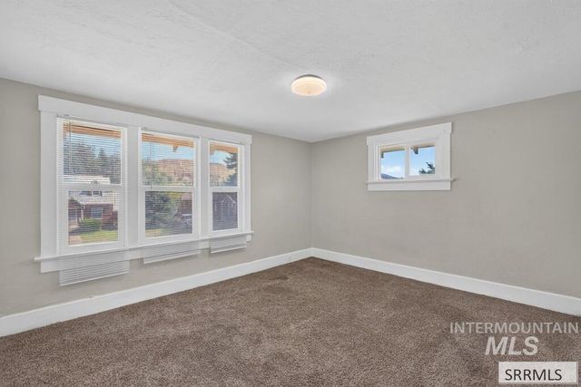 1005 S 4th Avenue, Pocatello, ID 83201