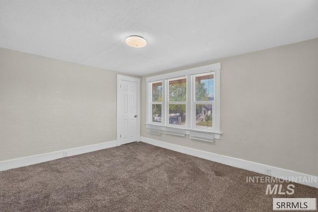 1005 S 4th Avenue, Pocatello, ID 83201