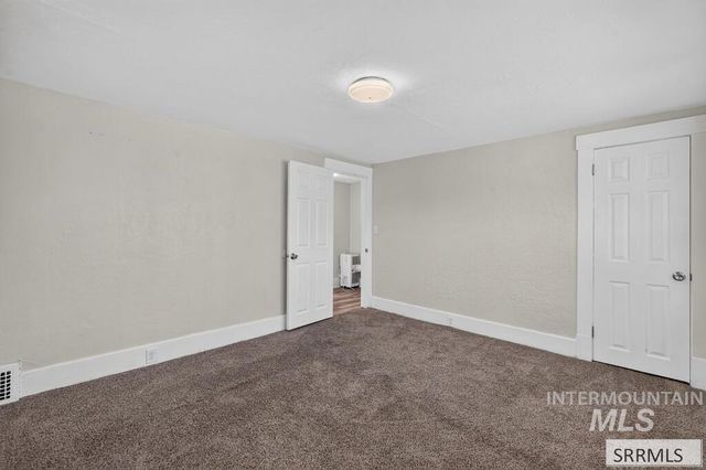 1005 S 4th Avenue, Pocatello, ID 83201