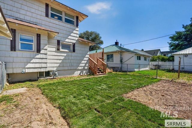 1005 S 4th Avenue, Pocatello, ID 83201