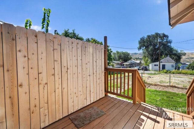 1005 S 4th Avenue, Pocatello, ID 83201